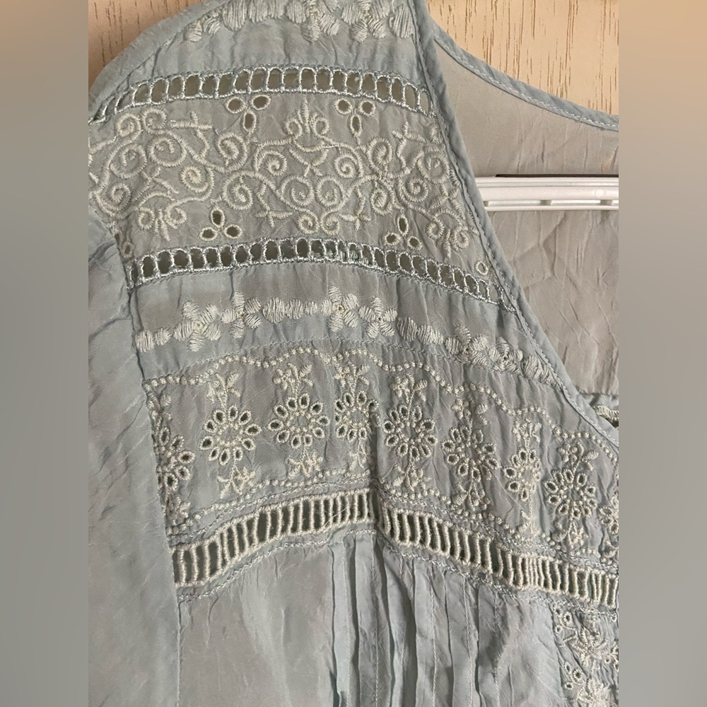 JOHNNY WAS Light Dusty Blue Embroidered Rayon Tunic 2X READ - Picture 2 of 10